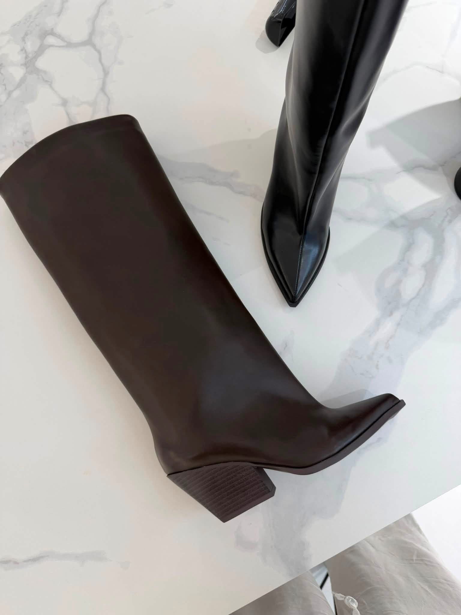 Ilgaauliai Seteva Leather