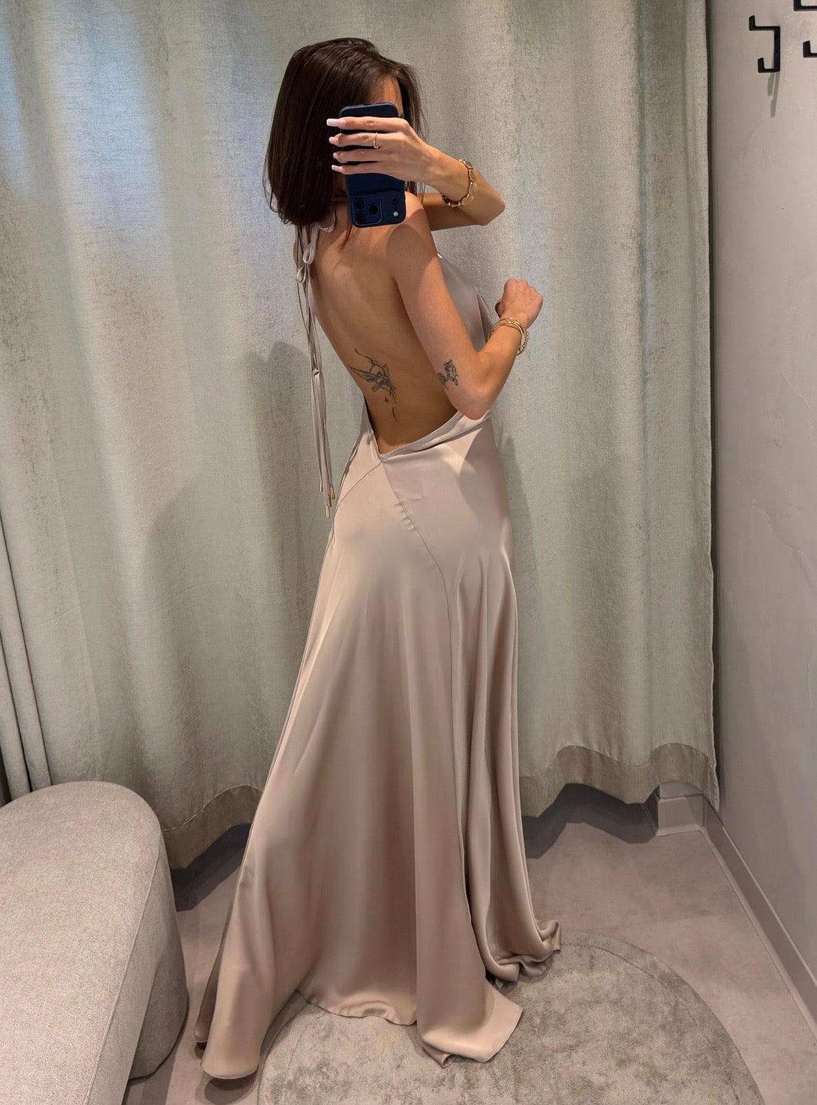 Satino suknelė Emita